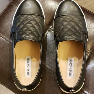 Steve Madden black loafers barely worn